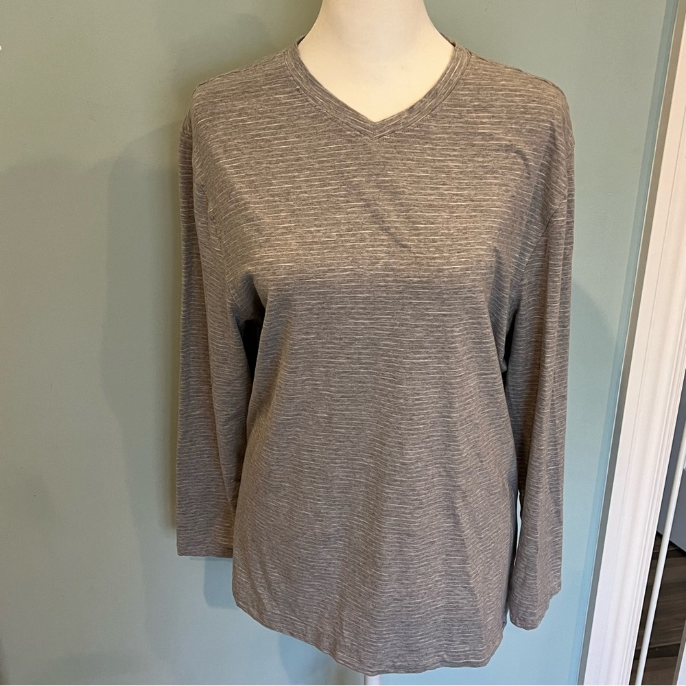 Coolibar UPF 50+ Morada Everyday Long Sleeve V Neck Top Gray Pinstriped Women M